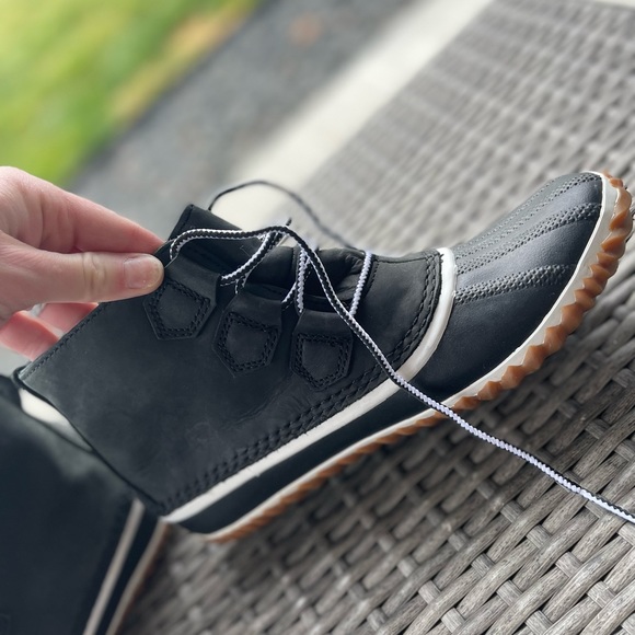 SOREL Out N About Booties - size 8.5 - Picture 5 of 10